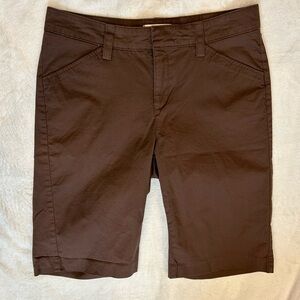 Lee One True Fit Lower on Waist Bermuda Shorts -size 10 - VGUC!